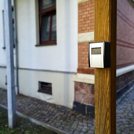 Edler Wohnraum Noble Stadtoase Mit Boxspringbett, Kaffeevollautomat & Parkplatz 츠비카우 외부 사진
