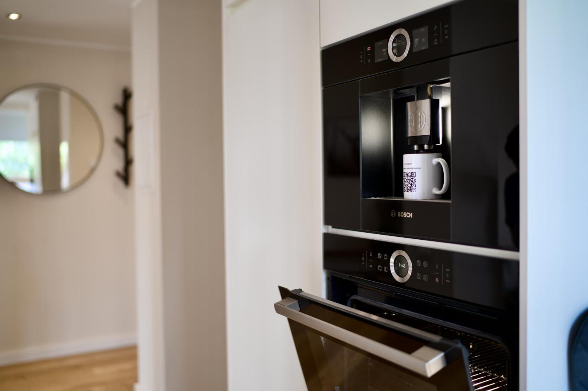 Edler Wohnraum Noble Stadtoase Mit Boxspringbett, Kaffeevollautomat & Parkplatz 츠비카우 외부 사진