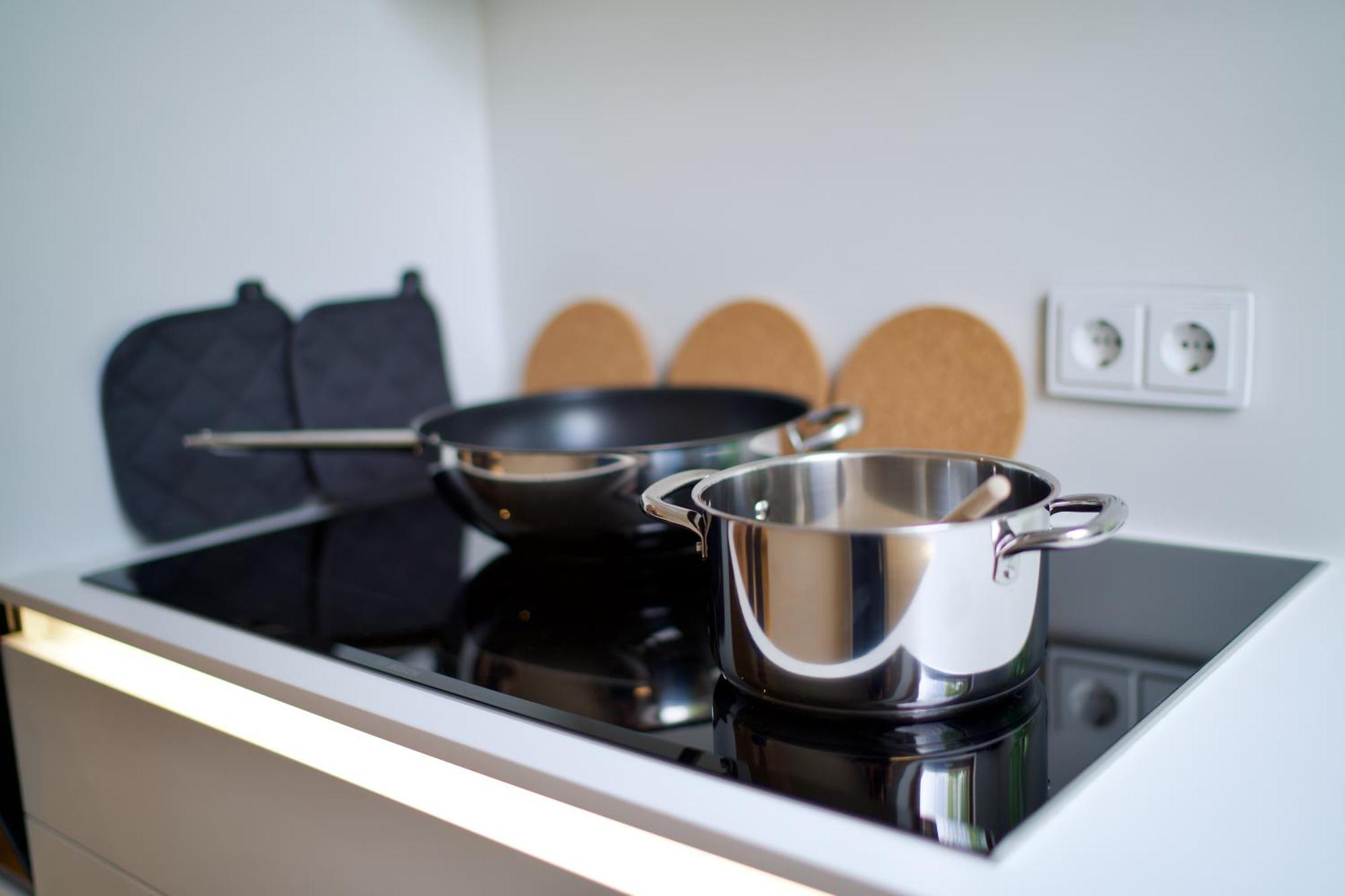 Edler Wohnraum Noble Stadtoase Mit Boxspringbett, Kaffeevollautomat & Parkplatz 츠비카우 외부 사진