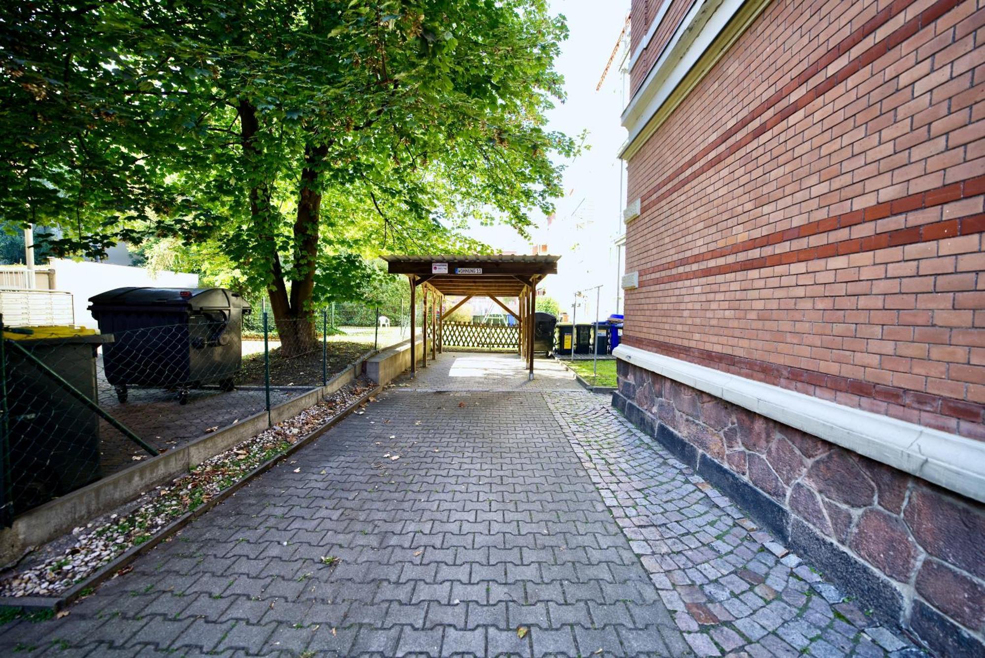 Edler Wohnraum Noble Stadtoase Mit Boxspringbett, Kaffeevollautomat & Parkplatz 츠비카우 외부 사진