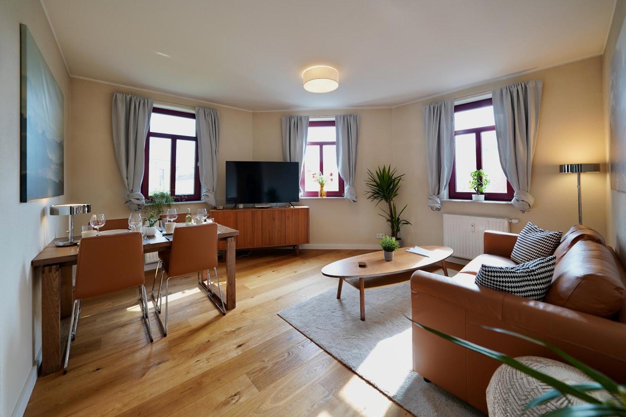 Edler Wohnraum Noble Stadtoase Mit Boxspringbett, Kaffeevollautomat & Parkplatz 츠비카우 외부 사진