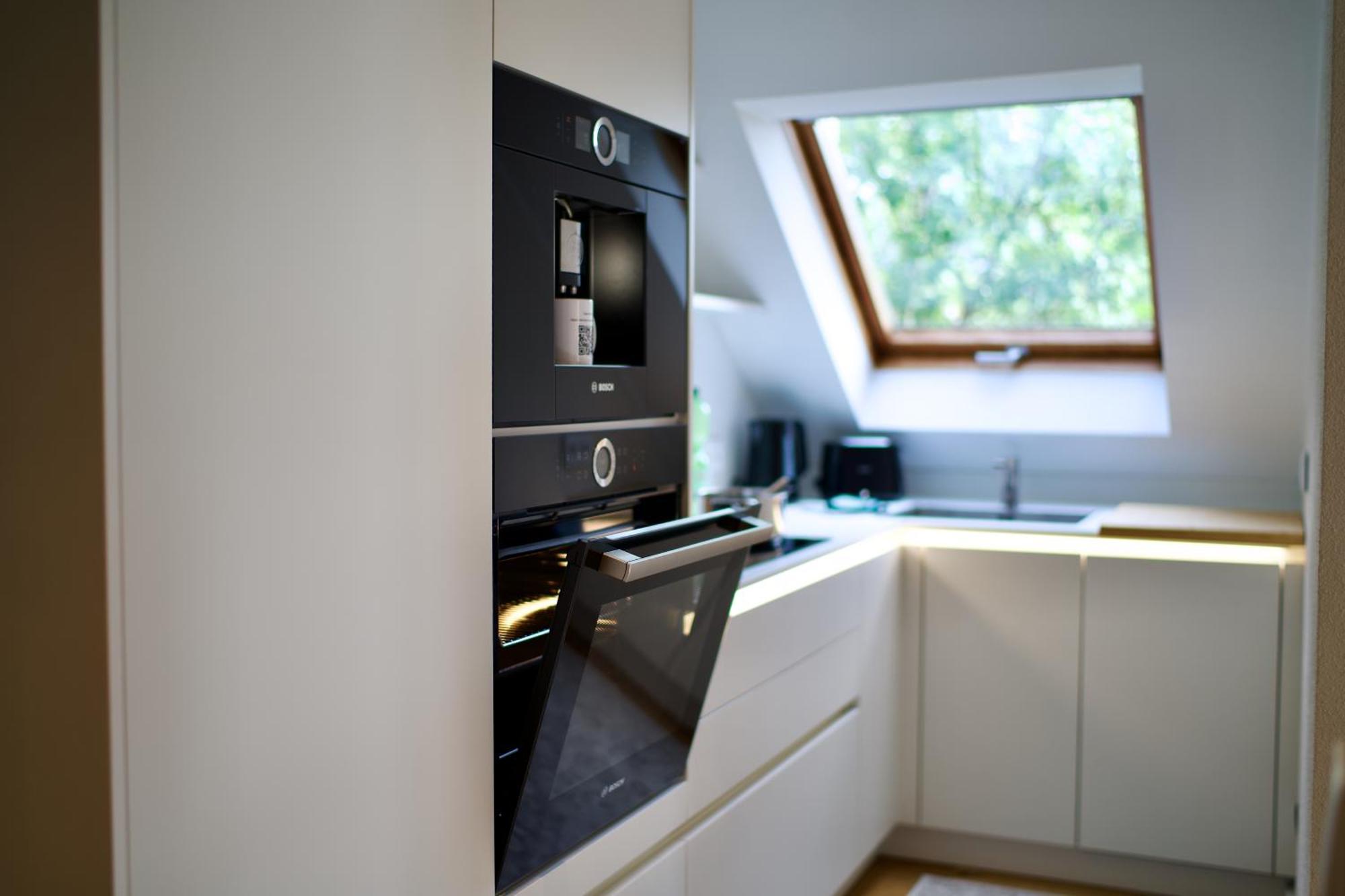 Edler Wohnraum Noble Stadtoase Mit Boxspringbett, Kaffeevollautomat & Parkplatz 츠비카우 외부 사진